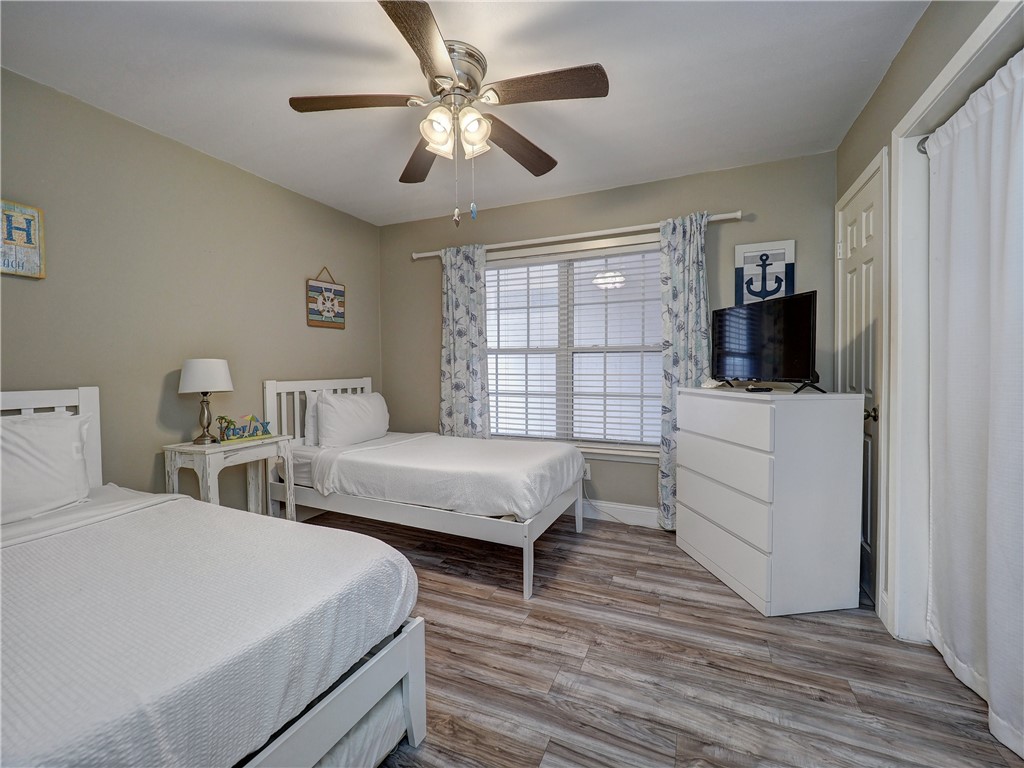 15225 Leeward Dr 8-A