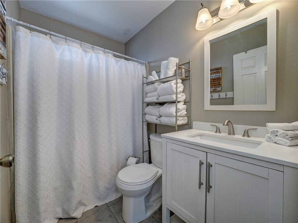 15225 Leeward Dr 8-A
