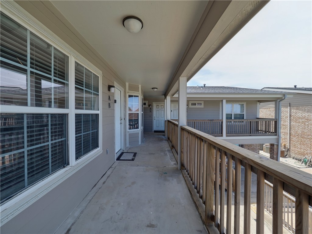 15225 Leeward Dr 8-A