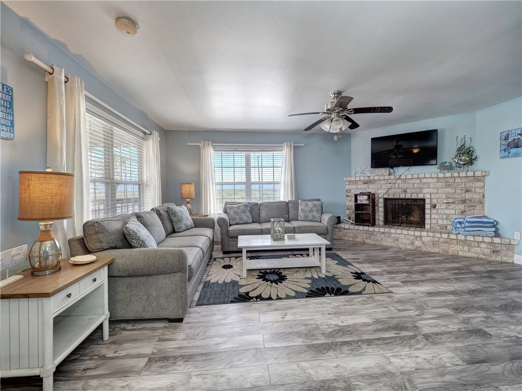 15225 Leeward Dr 8-A