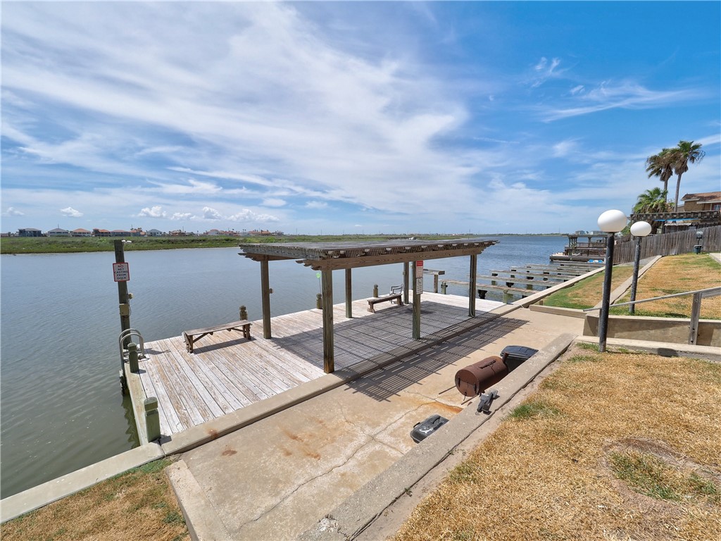15225 Leeward Dr 8-A