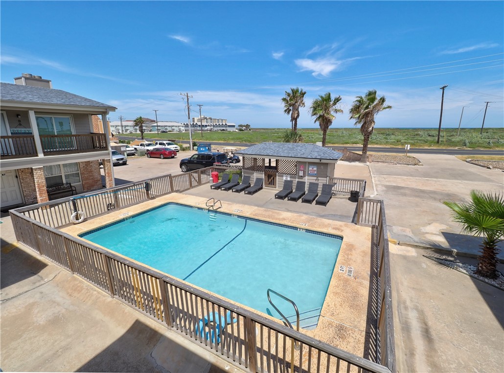 15225 Leeward Dr 8-A