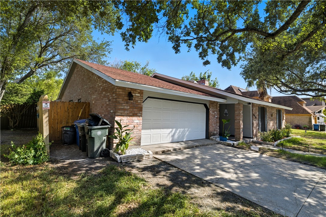 6710 Deerwood Dr