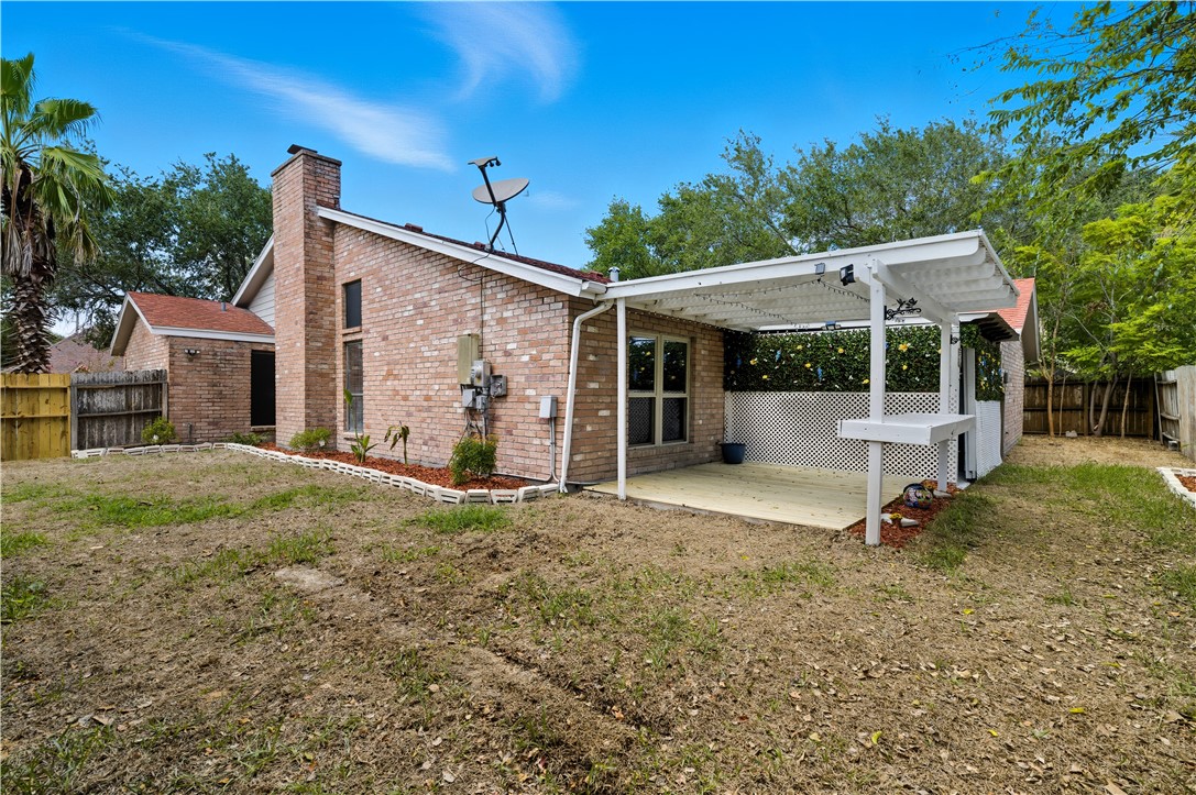 6710 Deerwood Dr