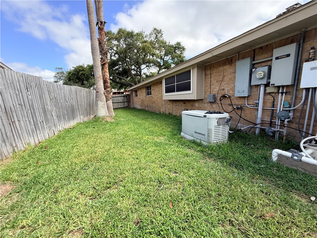5921 Knotty Oaks