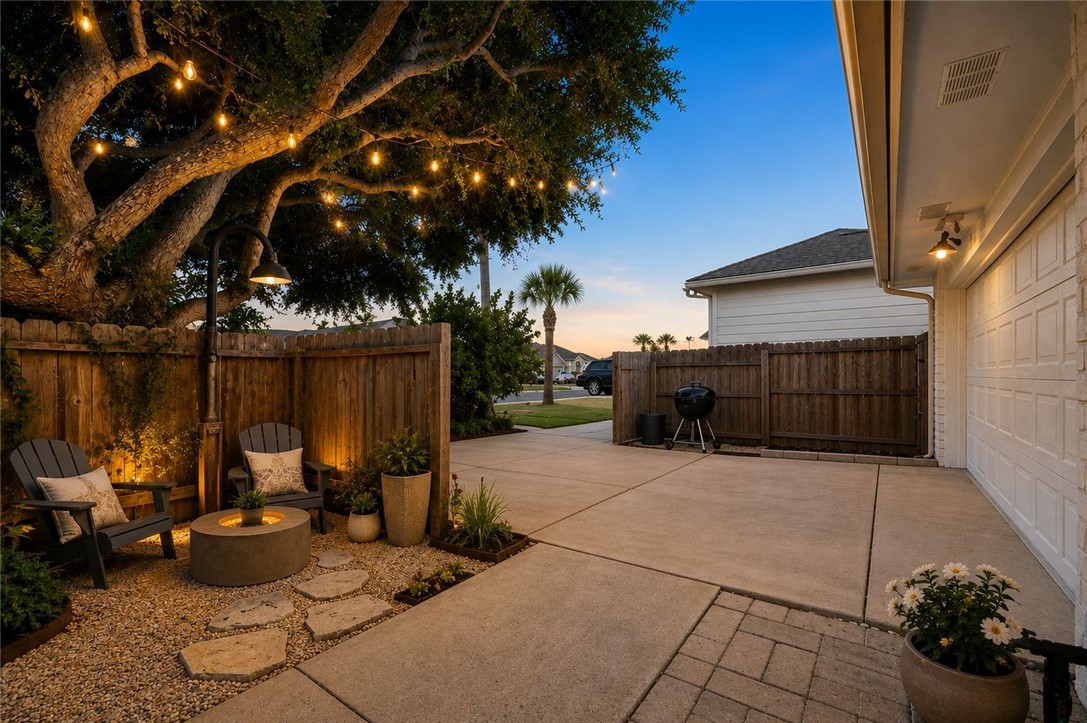 15730 Escapade St