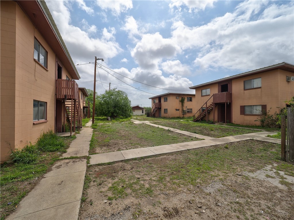 628 W Mesquite Ave