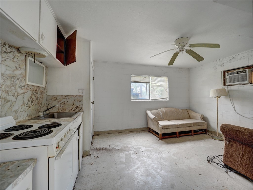 628 W Mesquite Ave