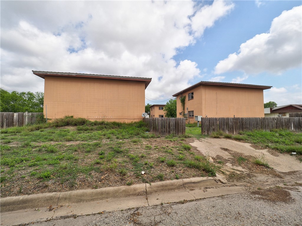 628 W Mesquite Ave
