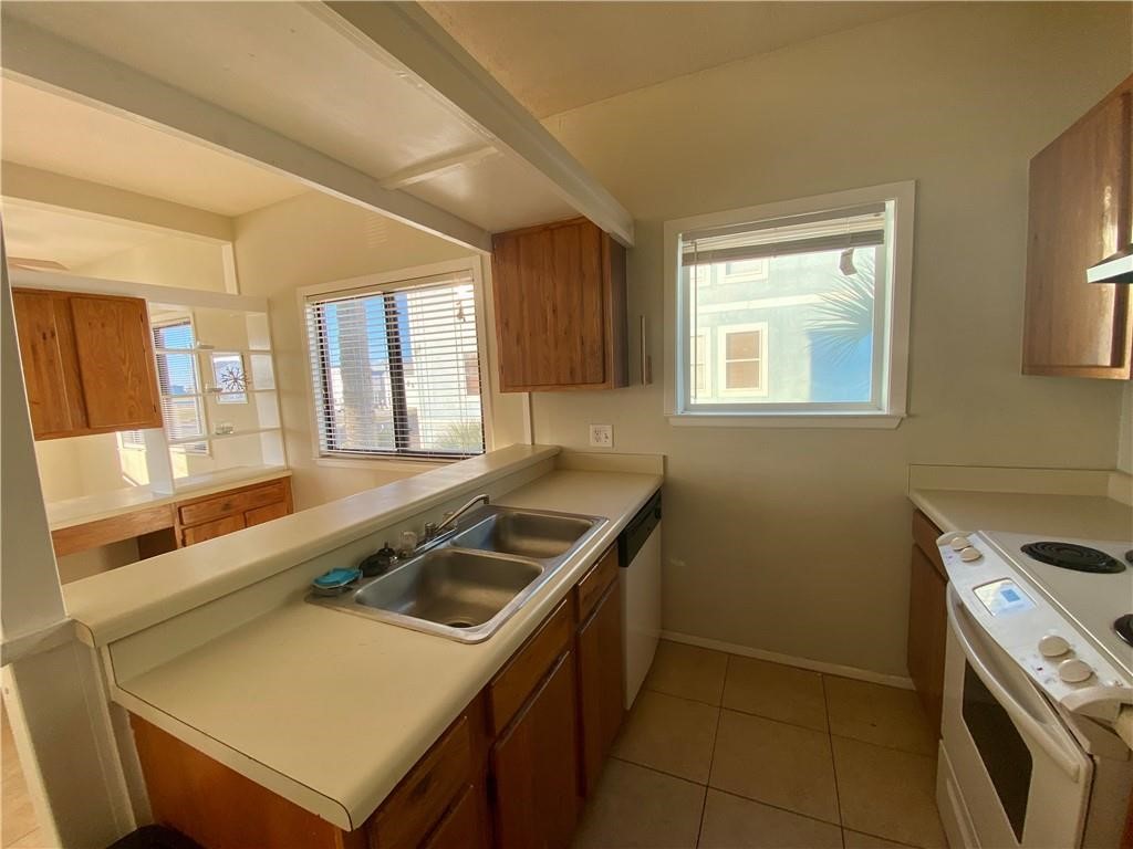 15010 Leeward Dr 607
