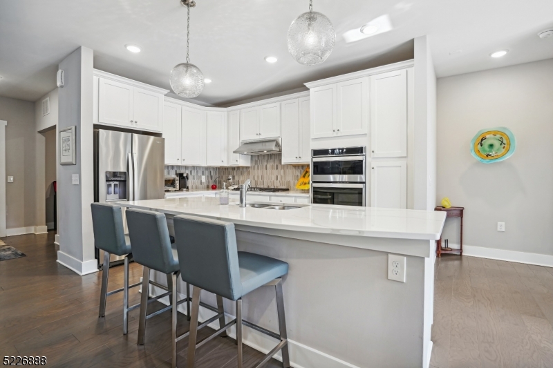 2 Vanderbilt Blvd 405