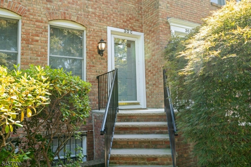 30 Elm St BLDG 30 #30C