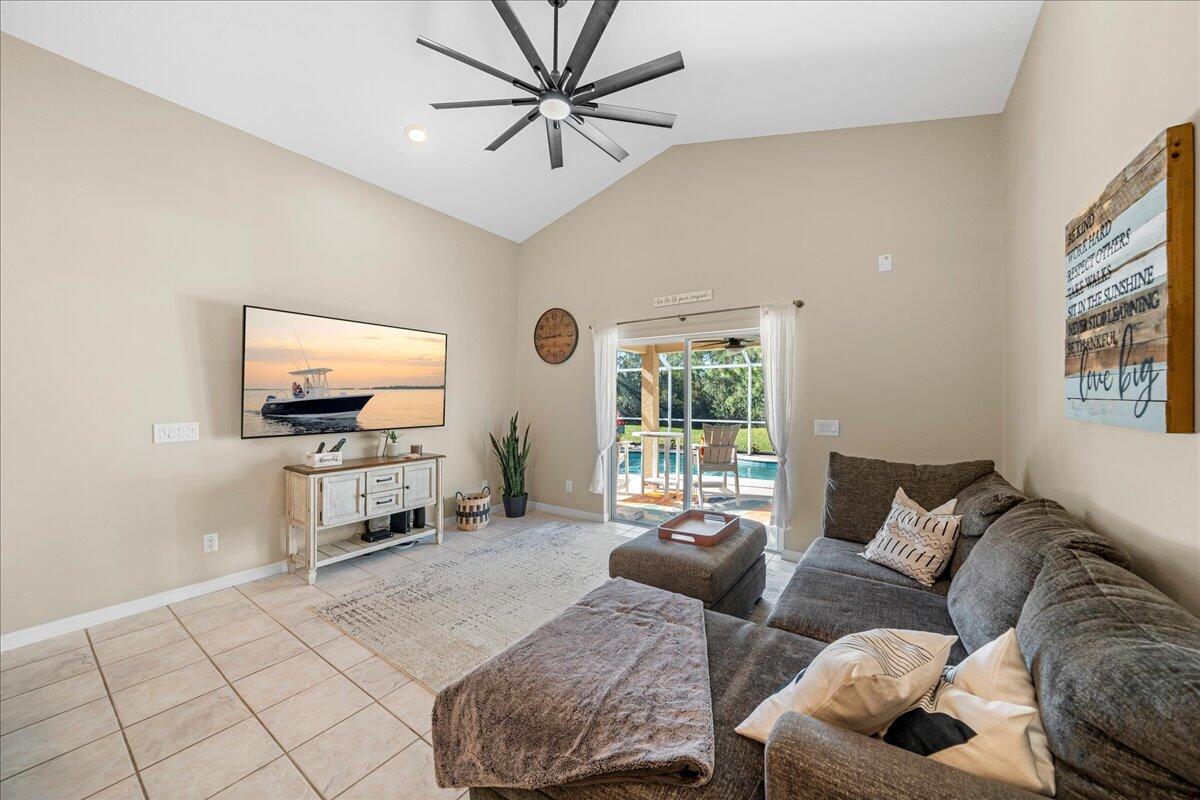 1869 Sun Gazer Drive