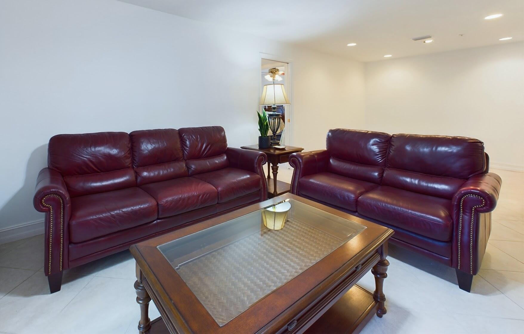 7667 N Wickham Road, 1308