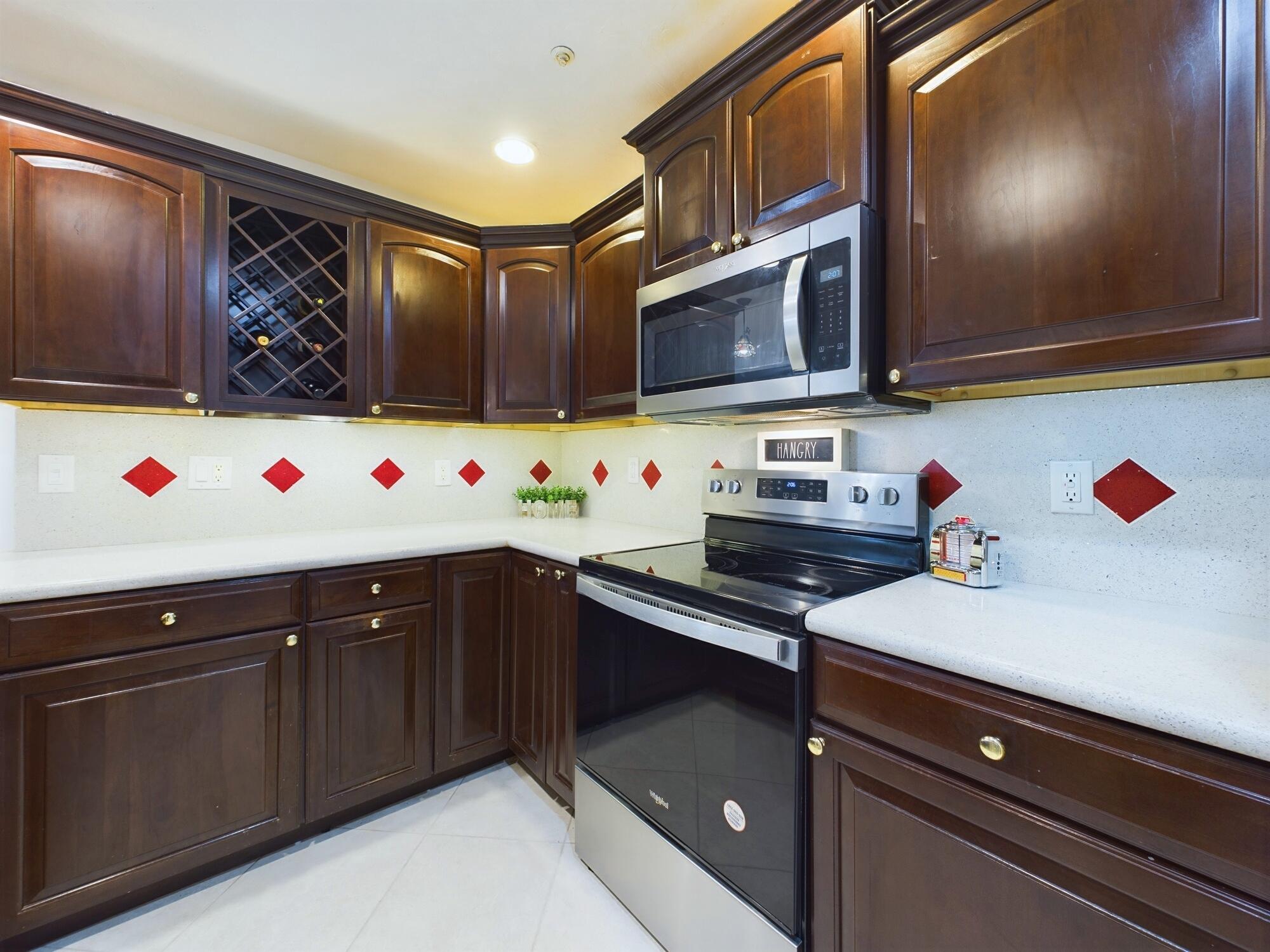 7667 N Wickham Road, 1308