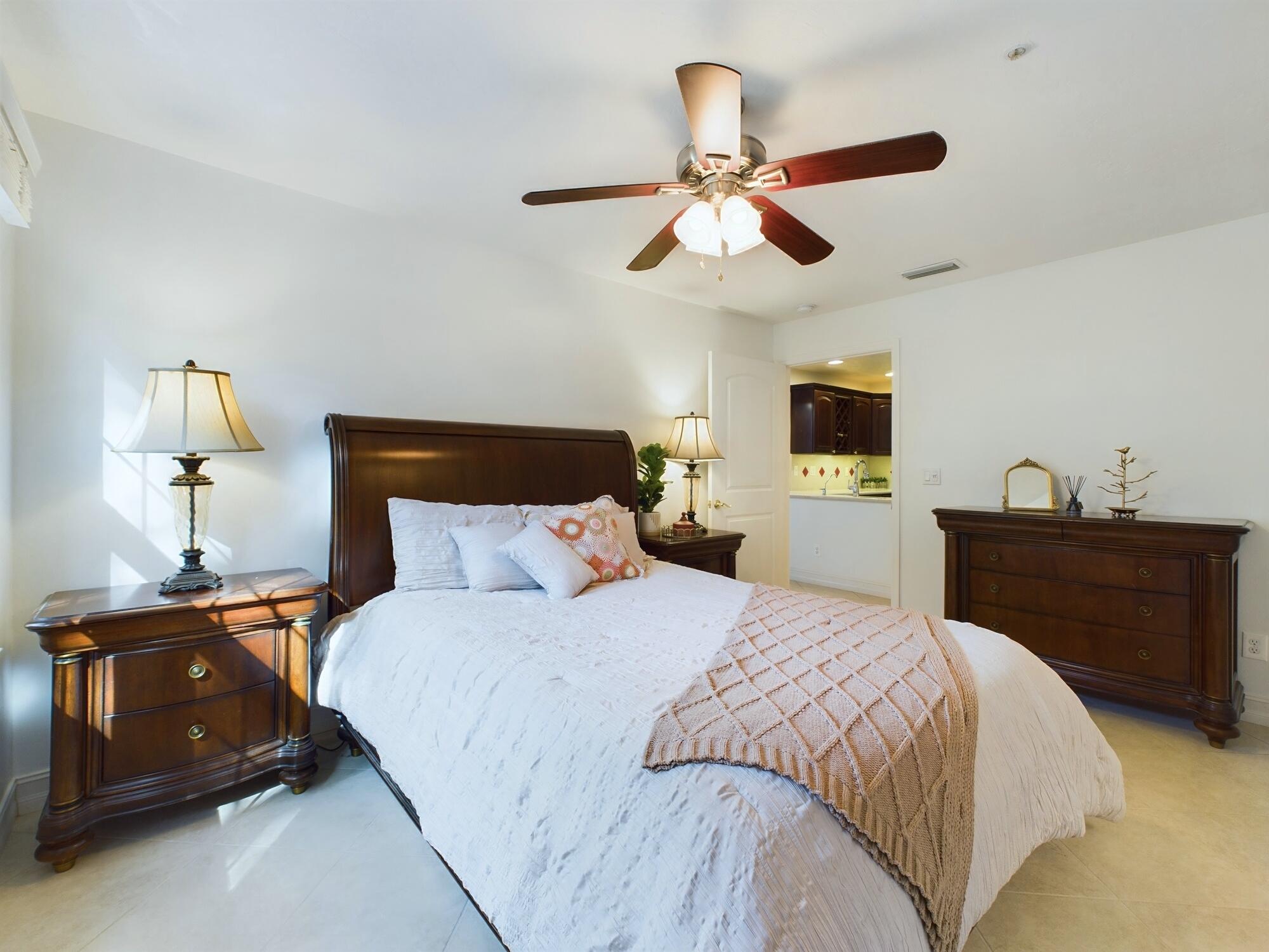 7667 N Wickham Road, 1308