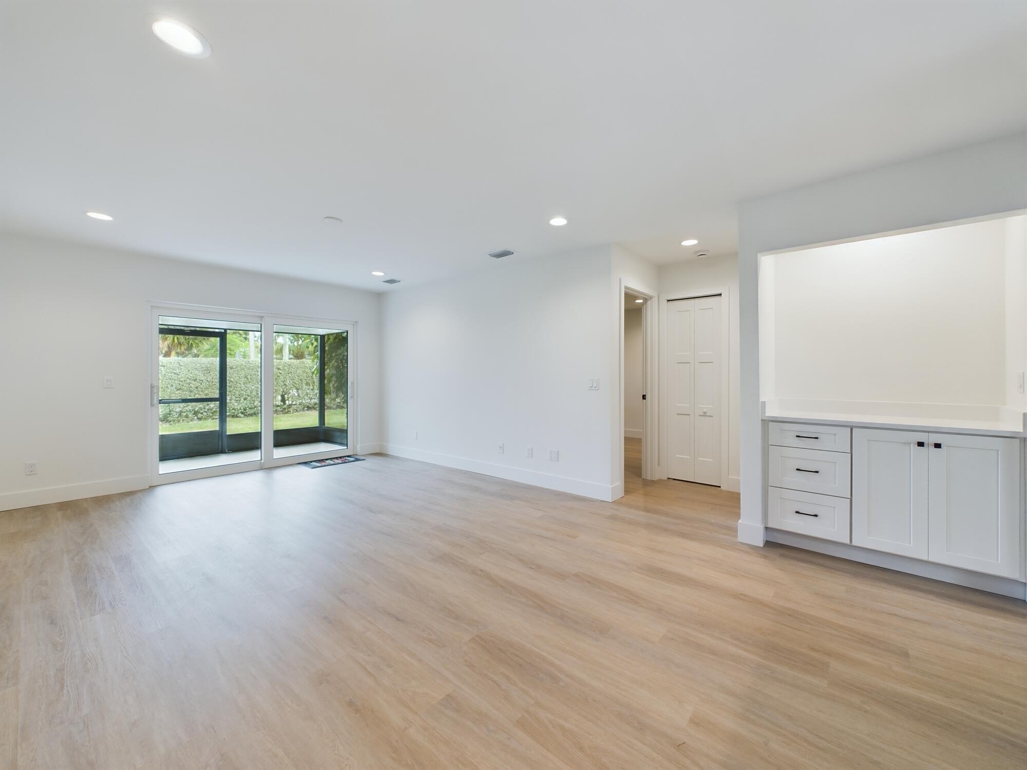 180 Seawind Drive 8