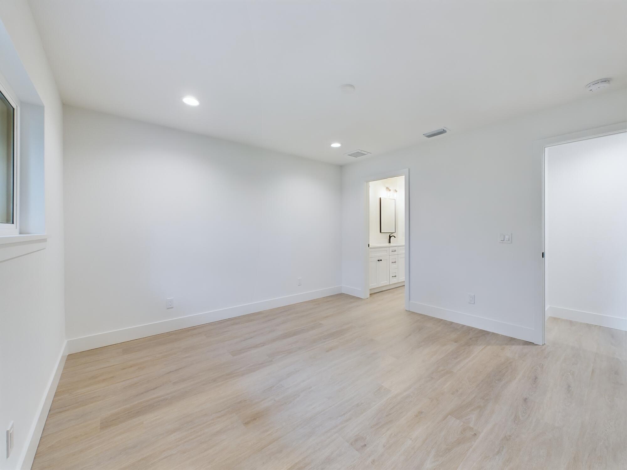 180 Seawind Drive 8