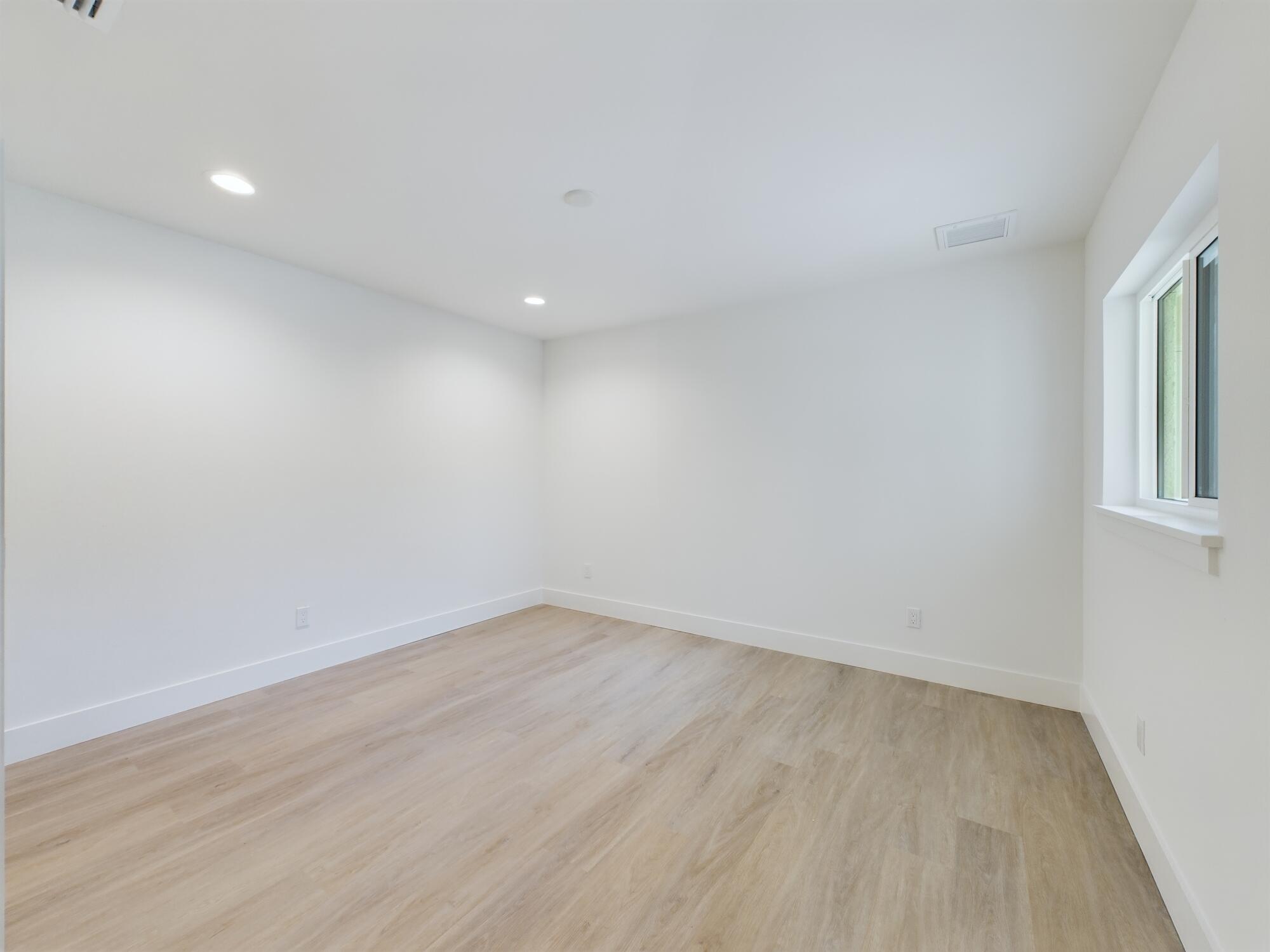 180 Seawind Drive 8