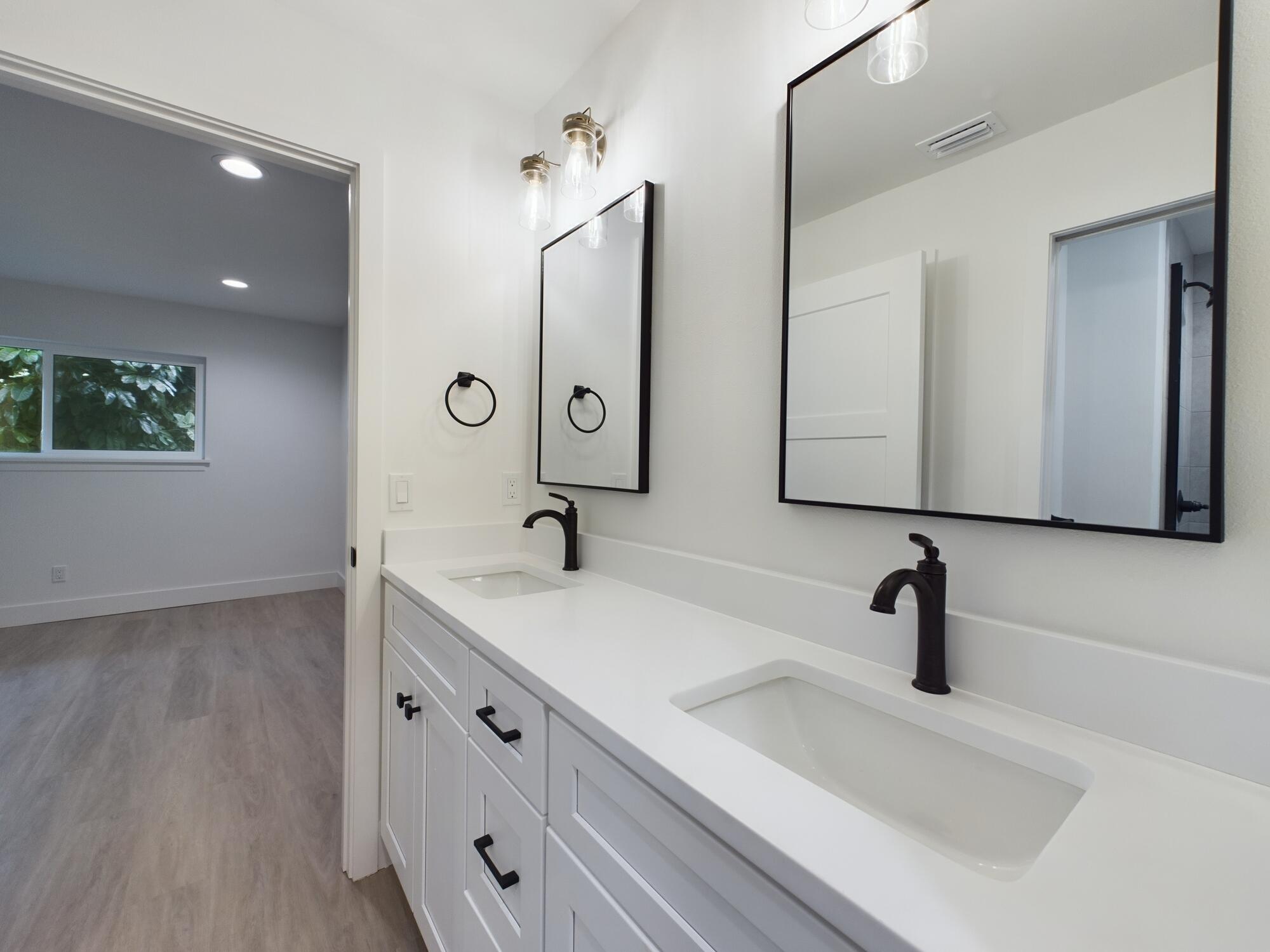 180 Seawind Drive 8