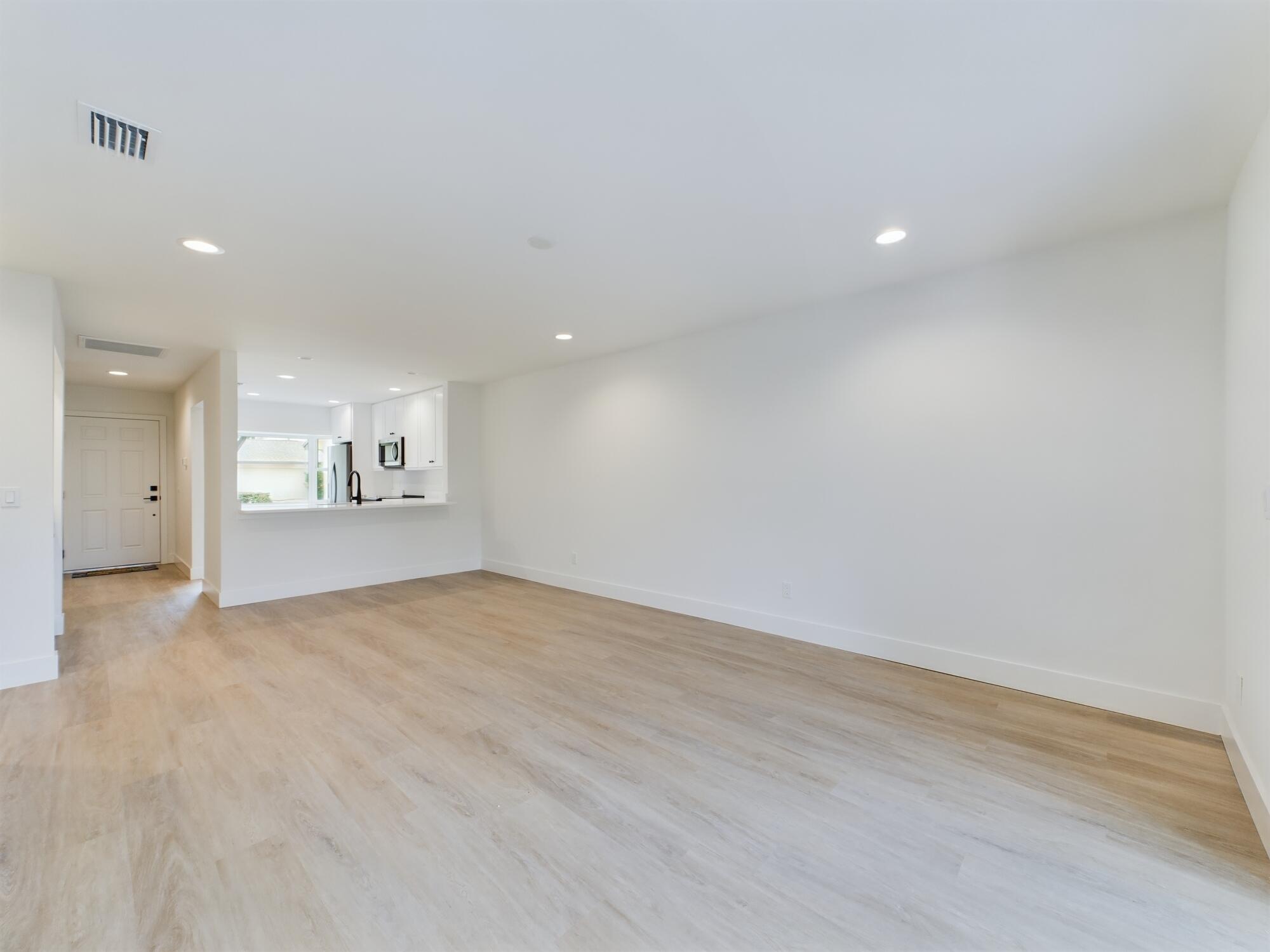 180 Seawind Drive 8