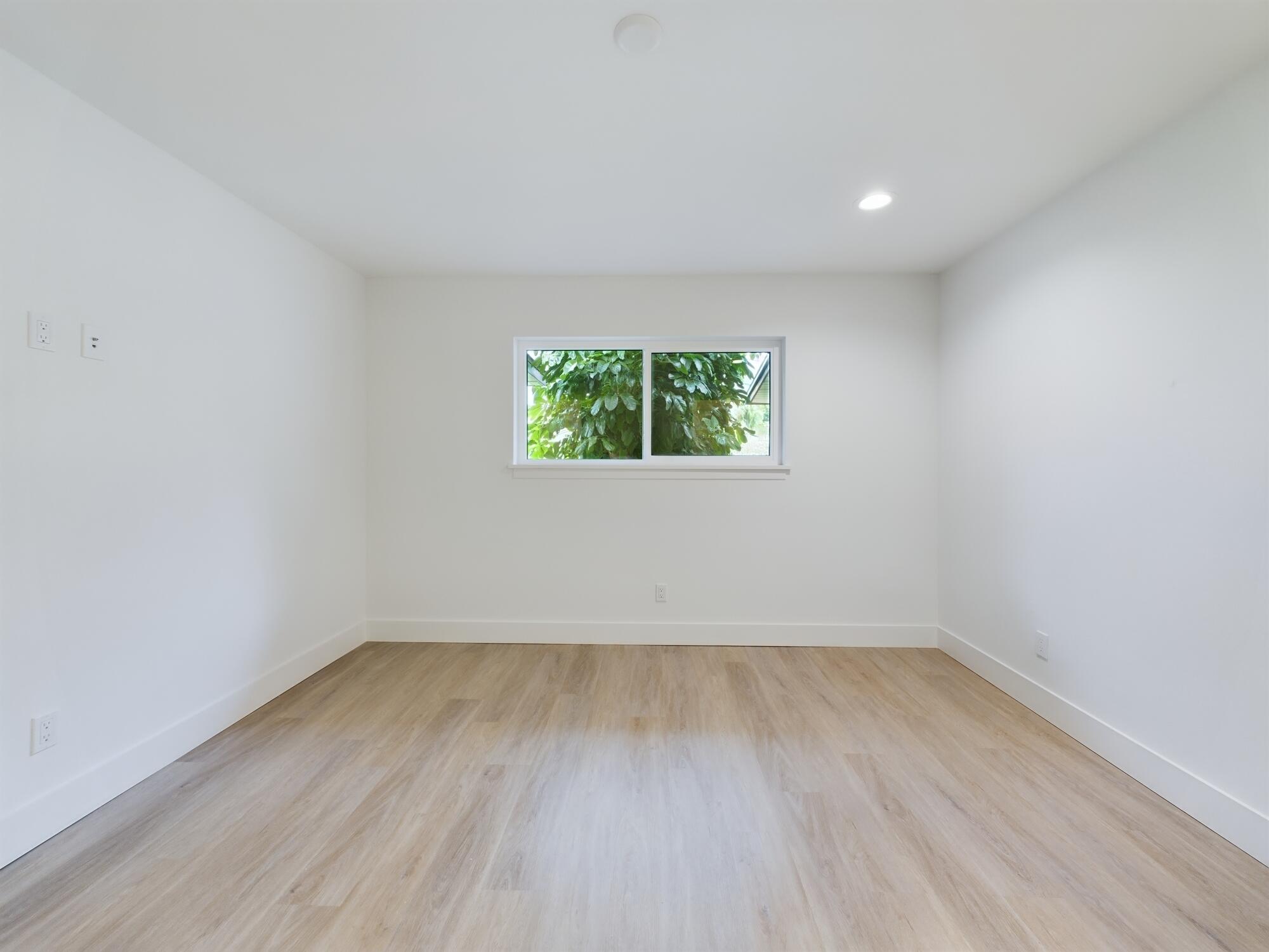 180 Seawind Drive 8