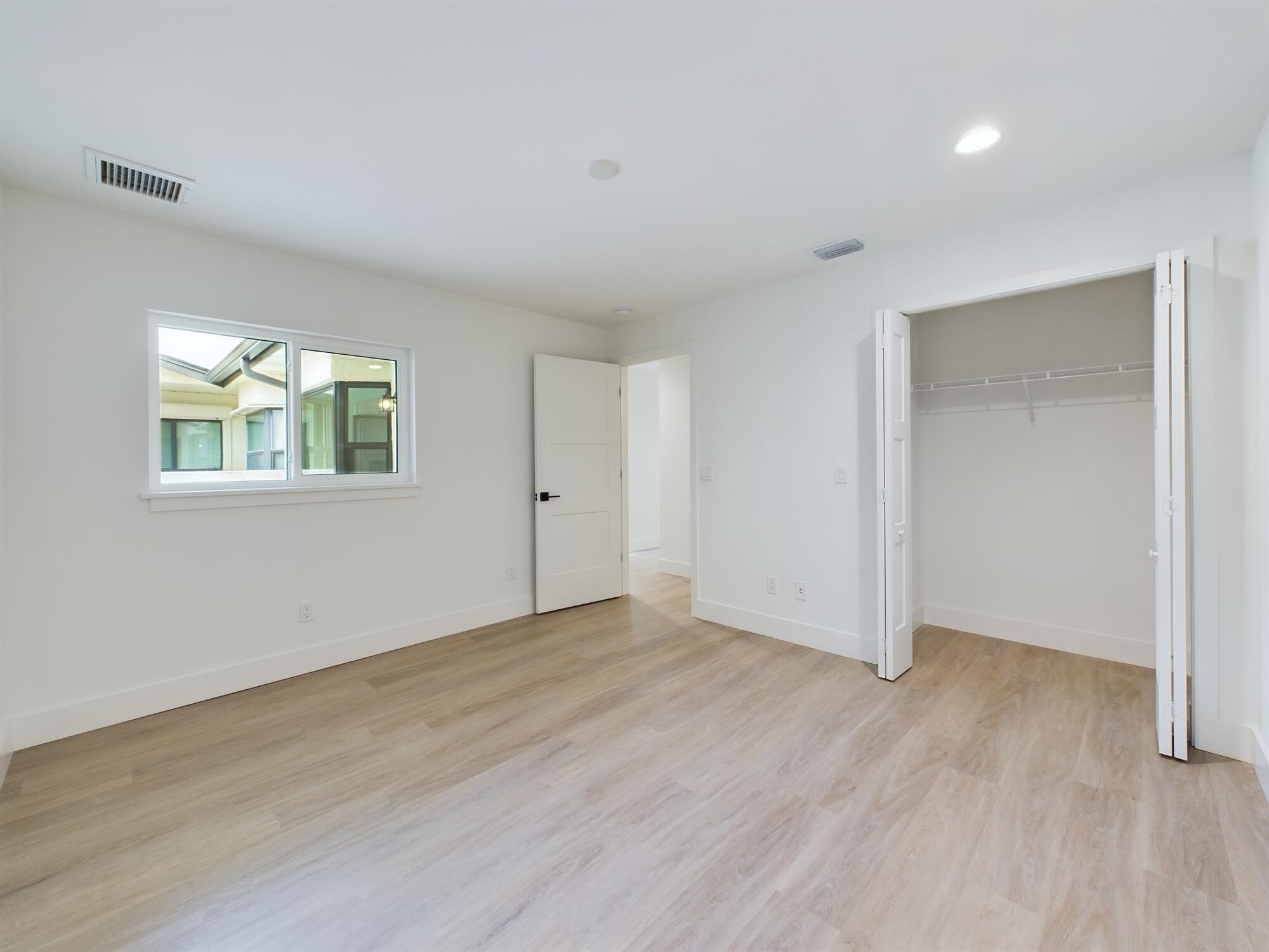 180 Seawind Drive 8