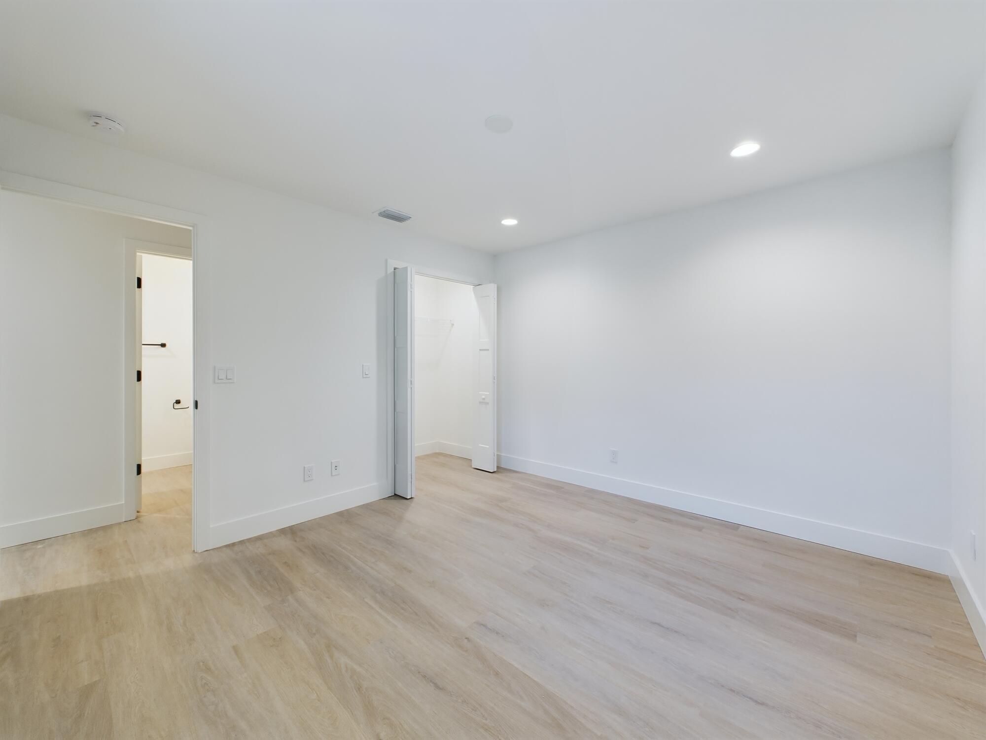 180 Seawind Drive 8