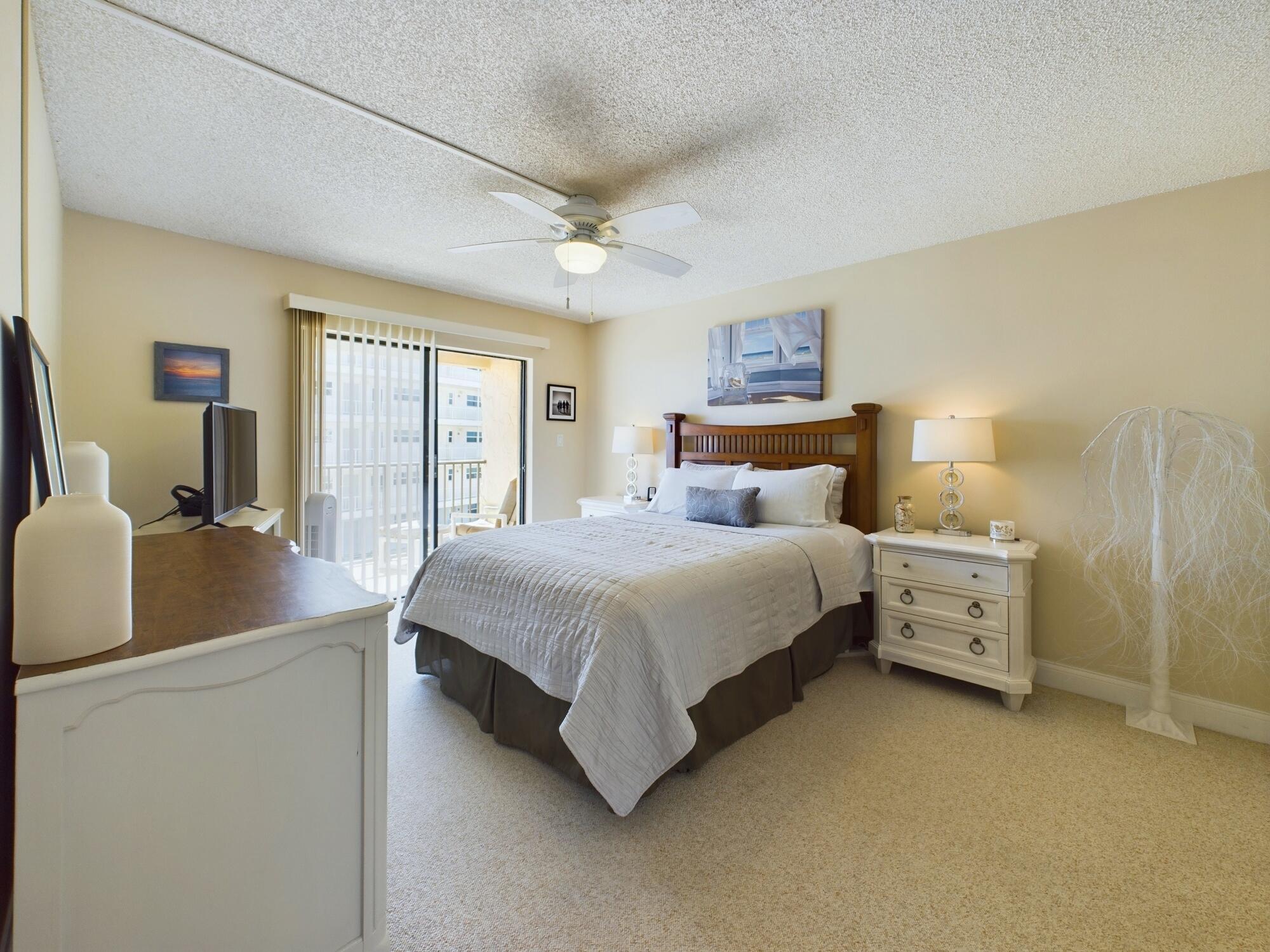 4100 Ocean Beach Boulevard, 307