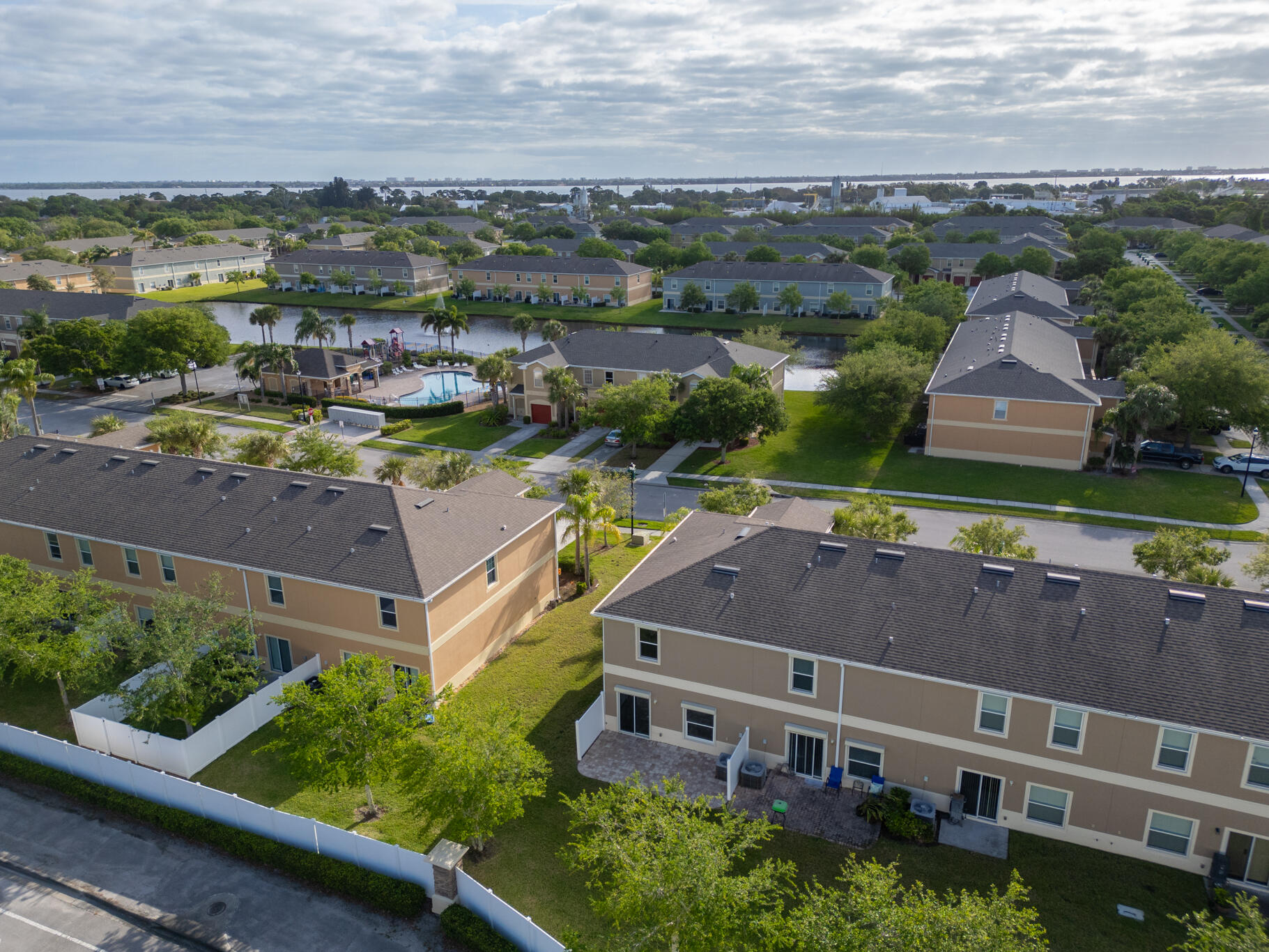 2565 Revolution Street, 106