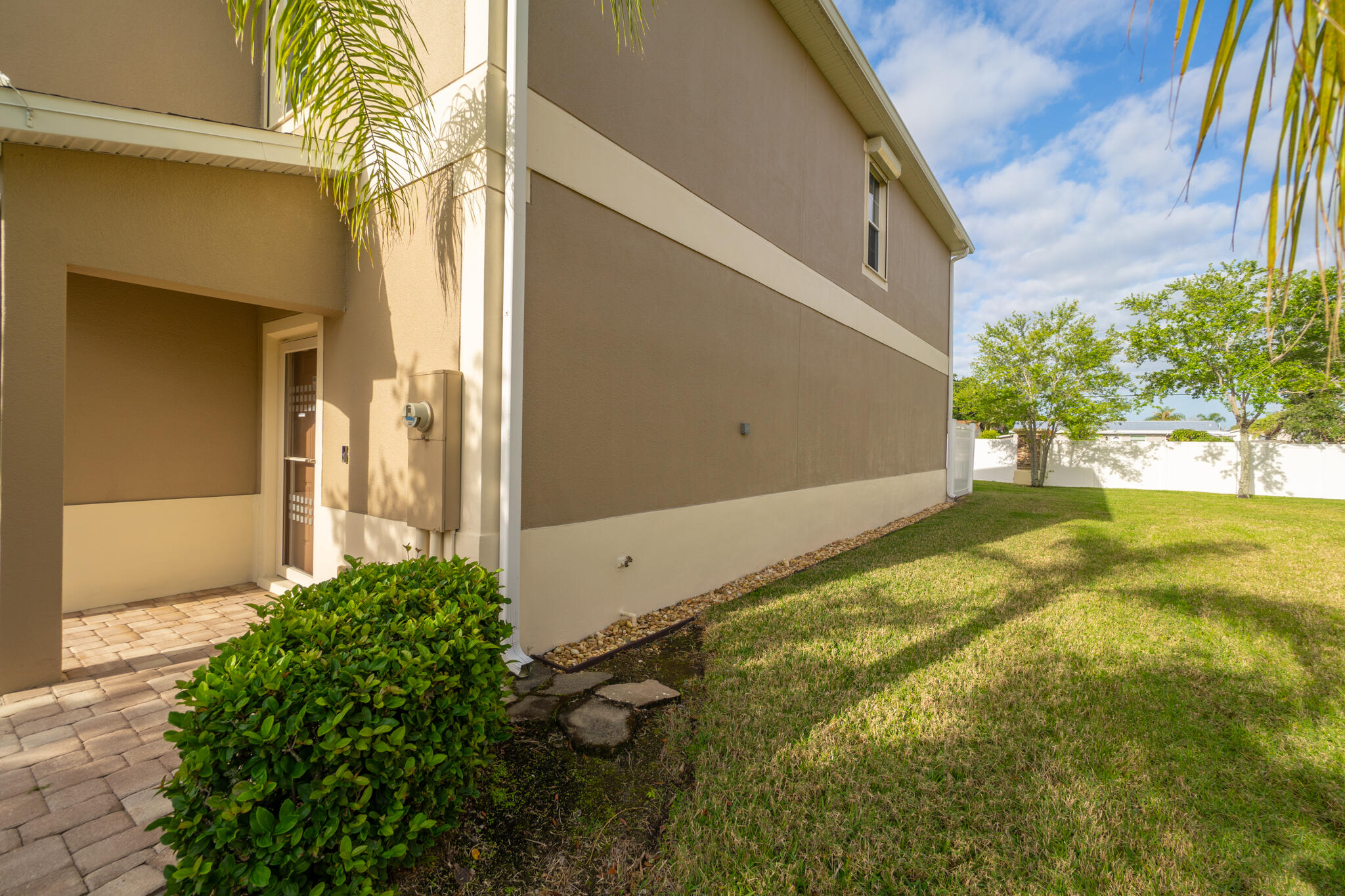 2565 Revolution Street, 106