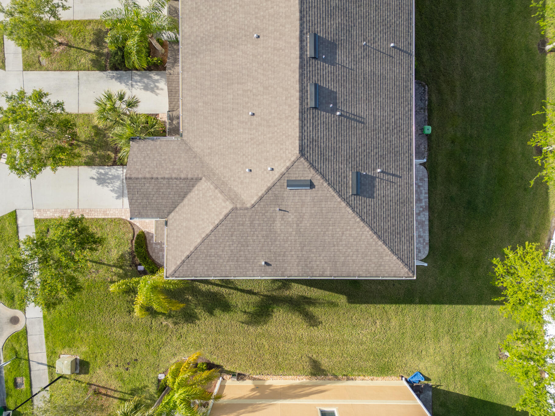 2565 Revolution Street, 106