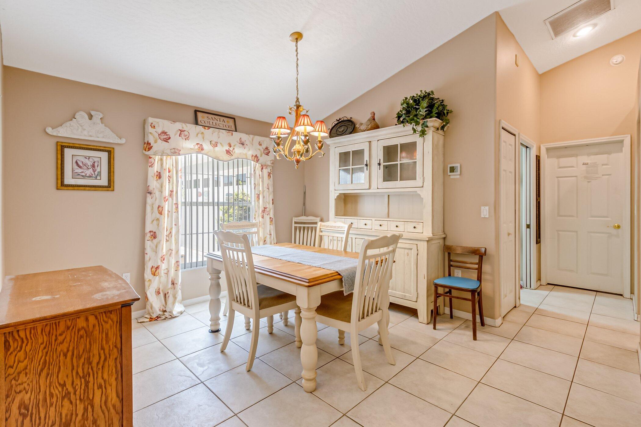 1806 Barrington Circle
