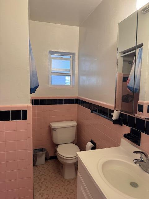 106 Sunrise Ave, A