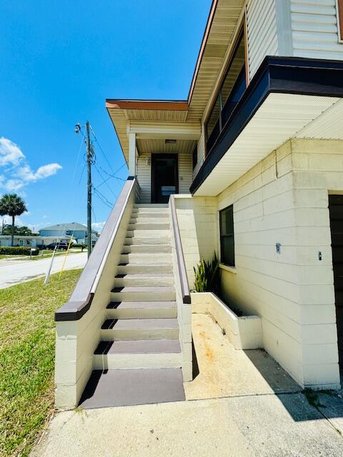 106 Sunrise Ave, B