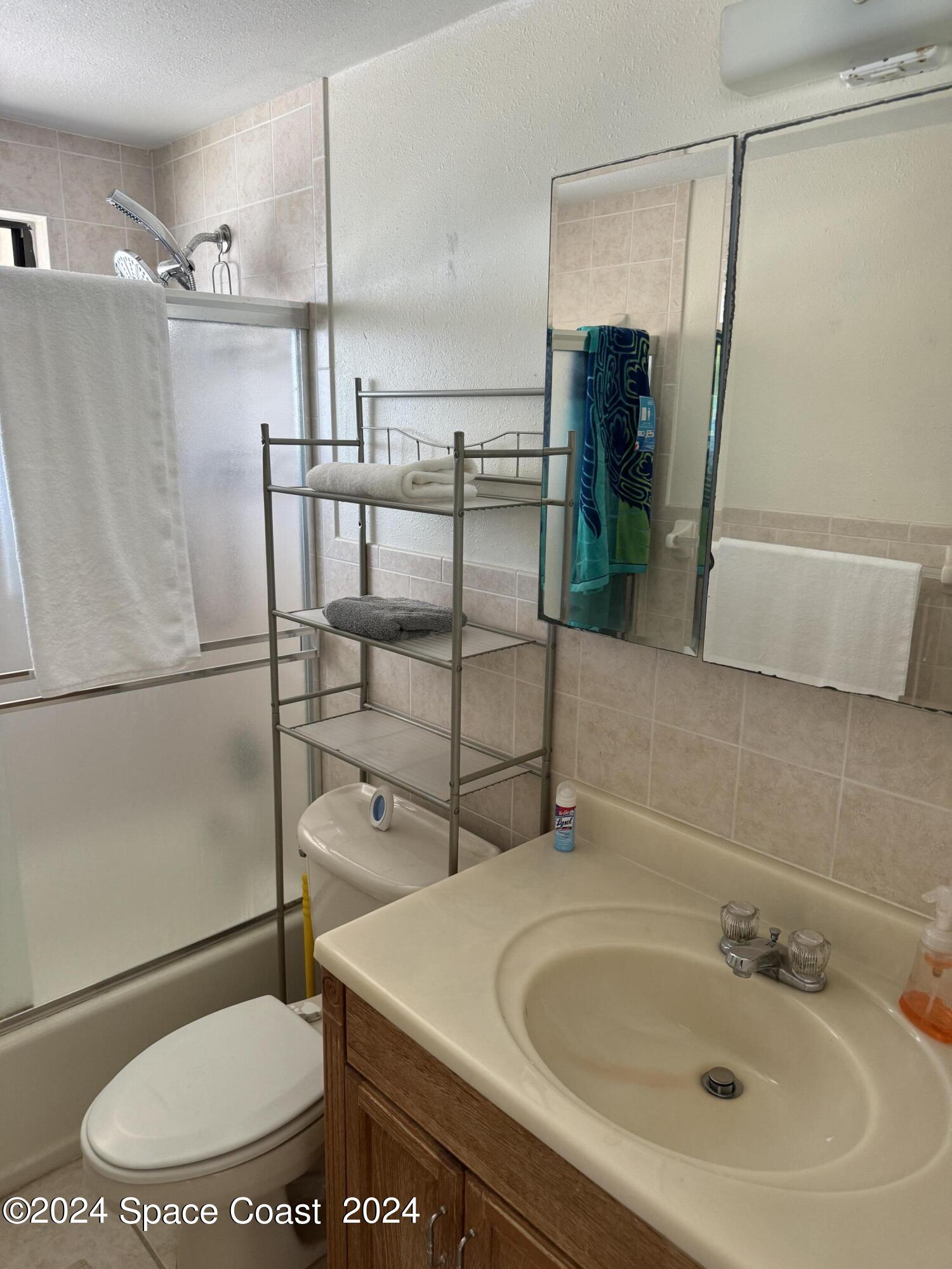 106 Sunrise Ave, B