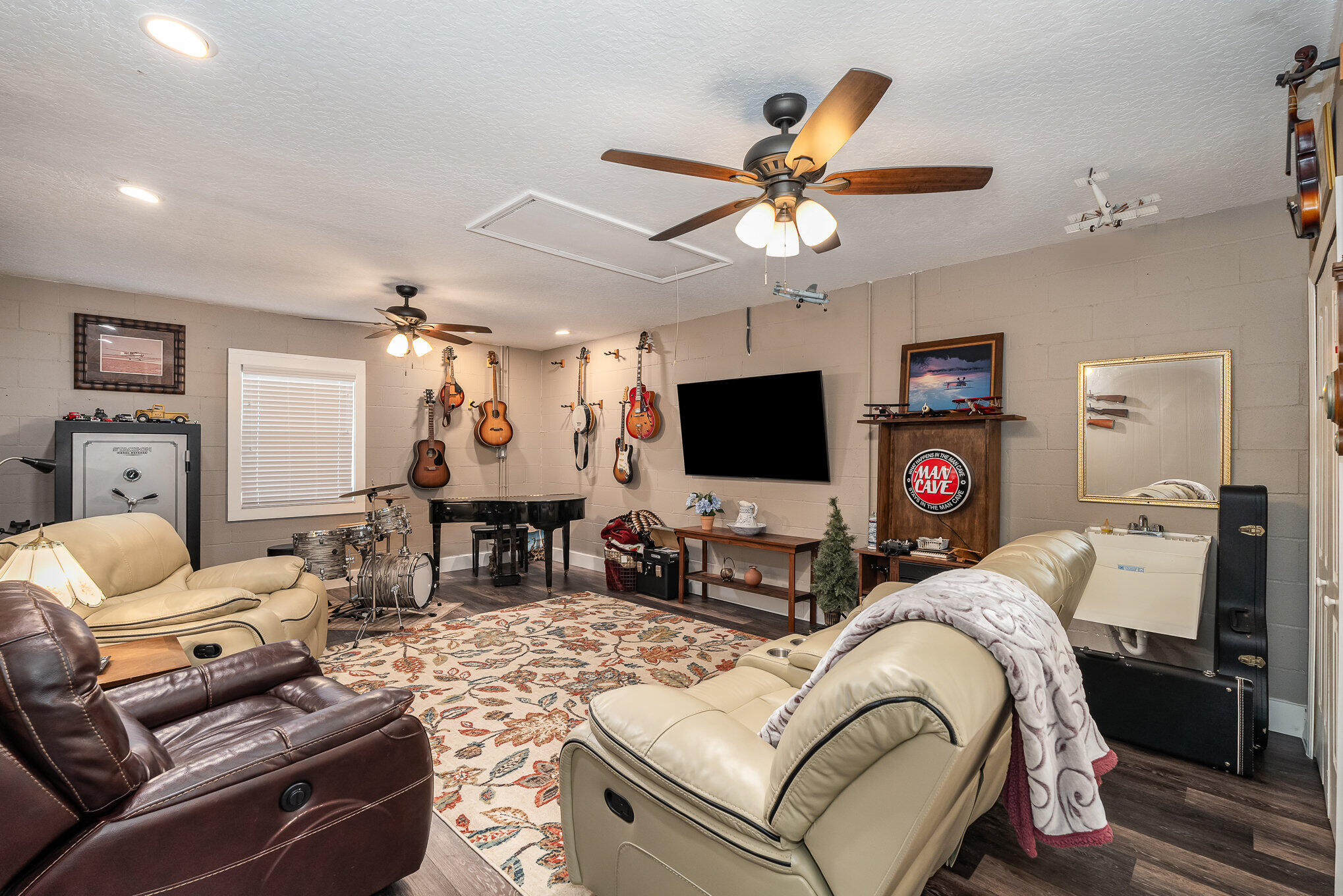 3055 Gentle Breeze Court