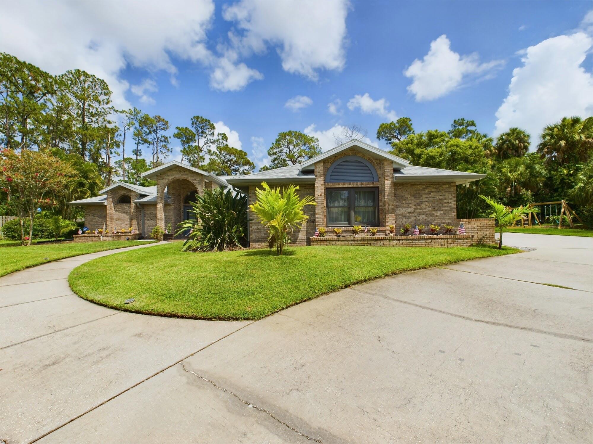 576 Lake Ashley Circle