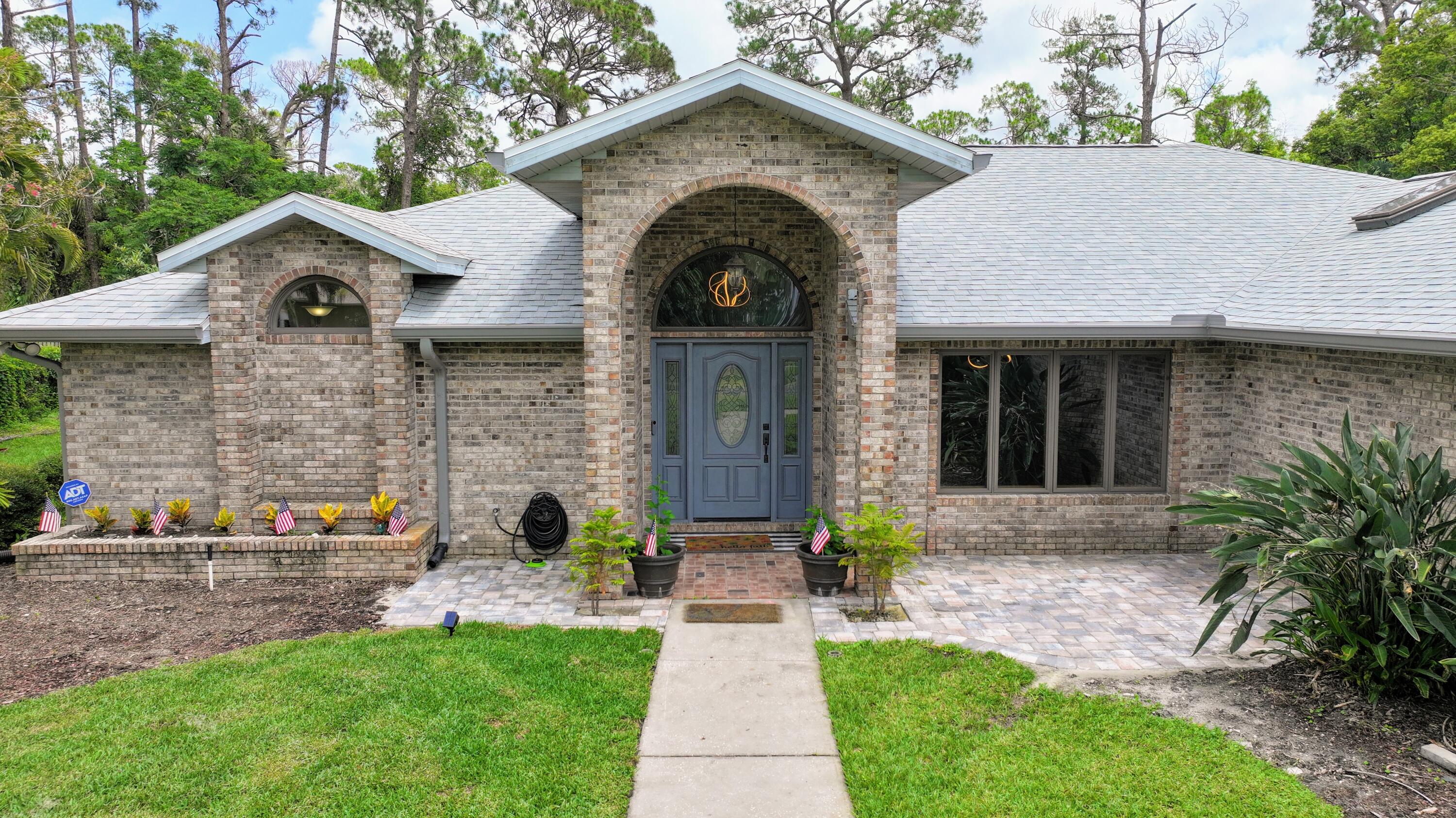 576 Lake Ashley Circle