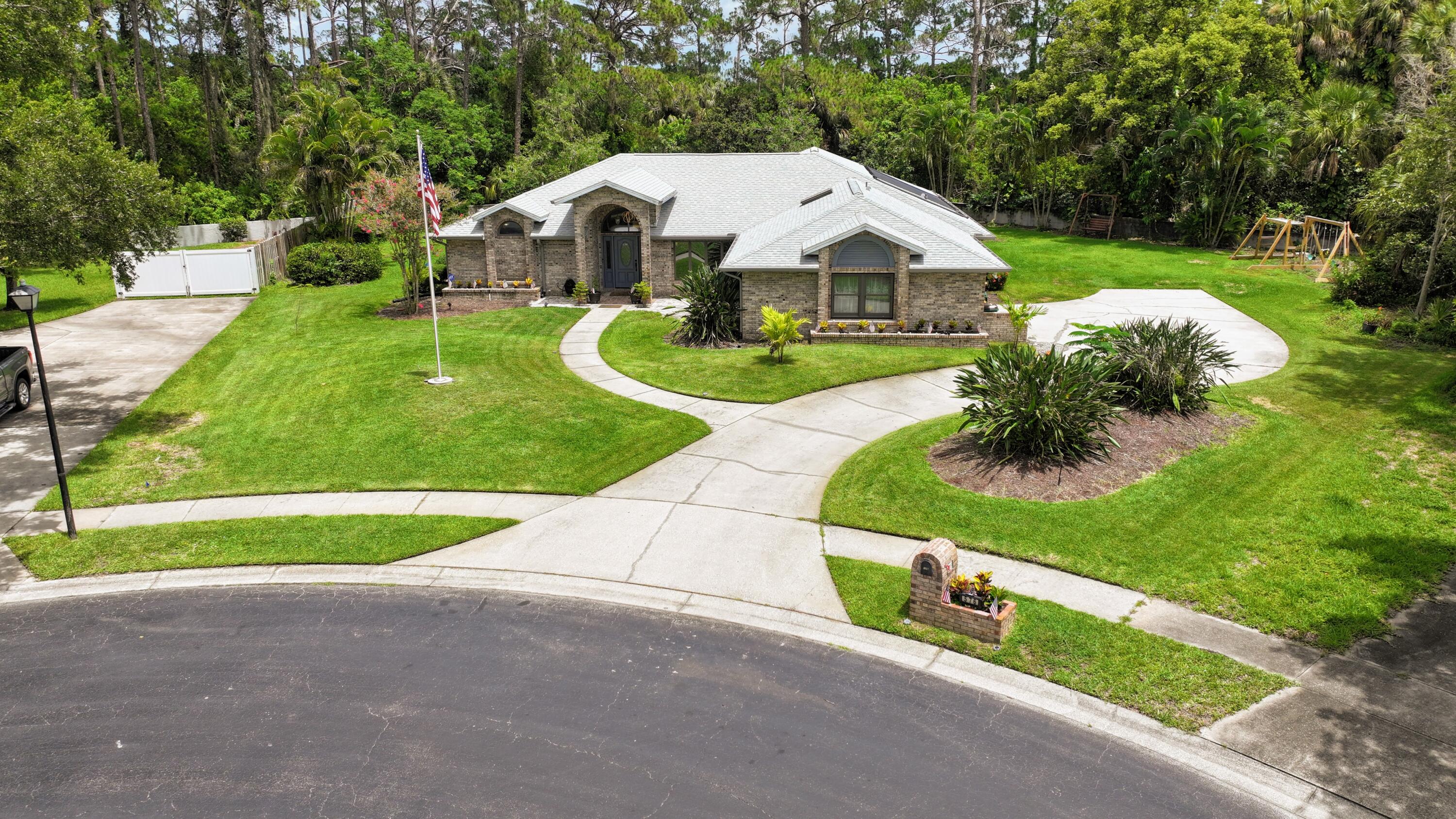 576 Lake Ashley Circle