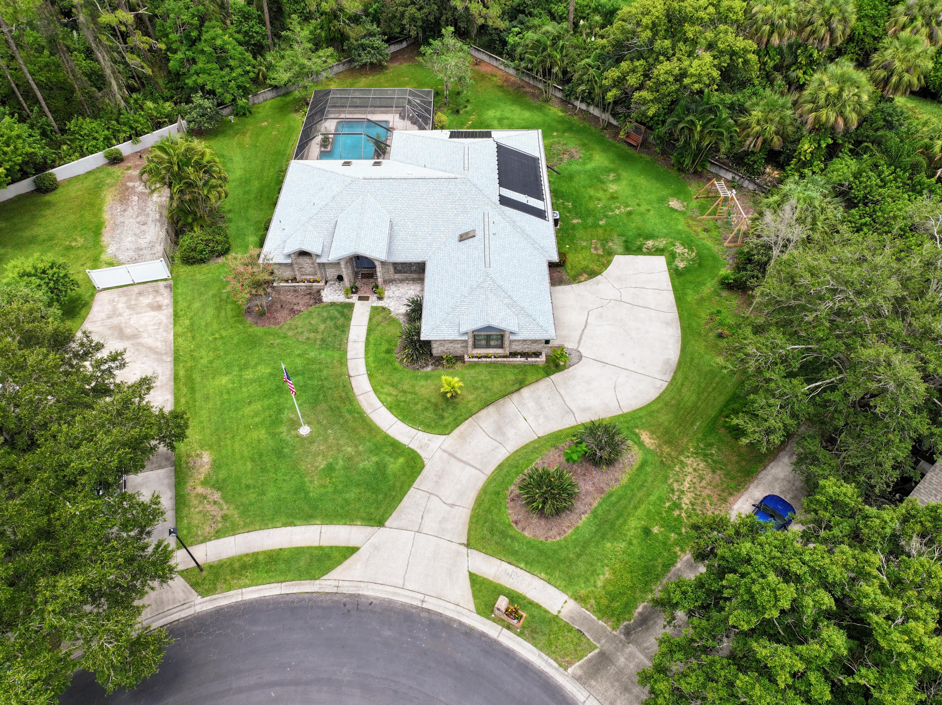 576 Lake Ashley Circle