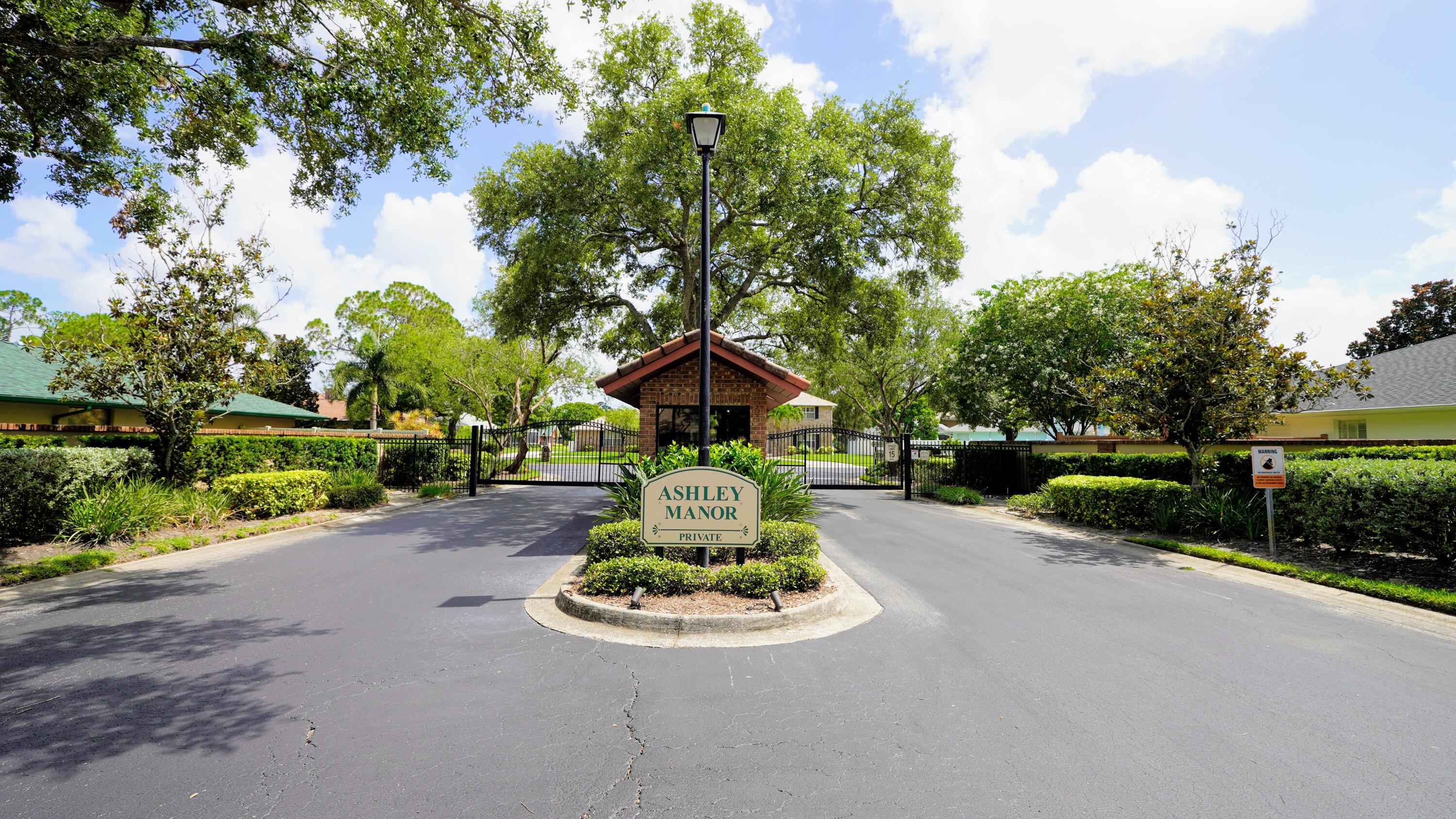 576 Lake Ashley Circle