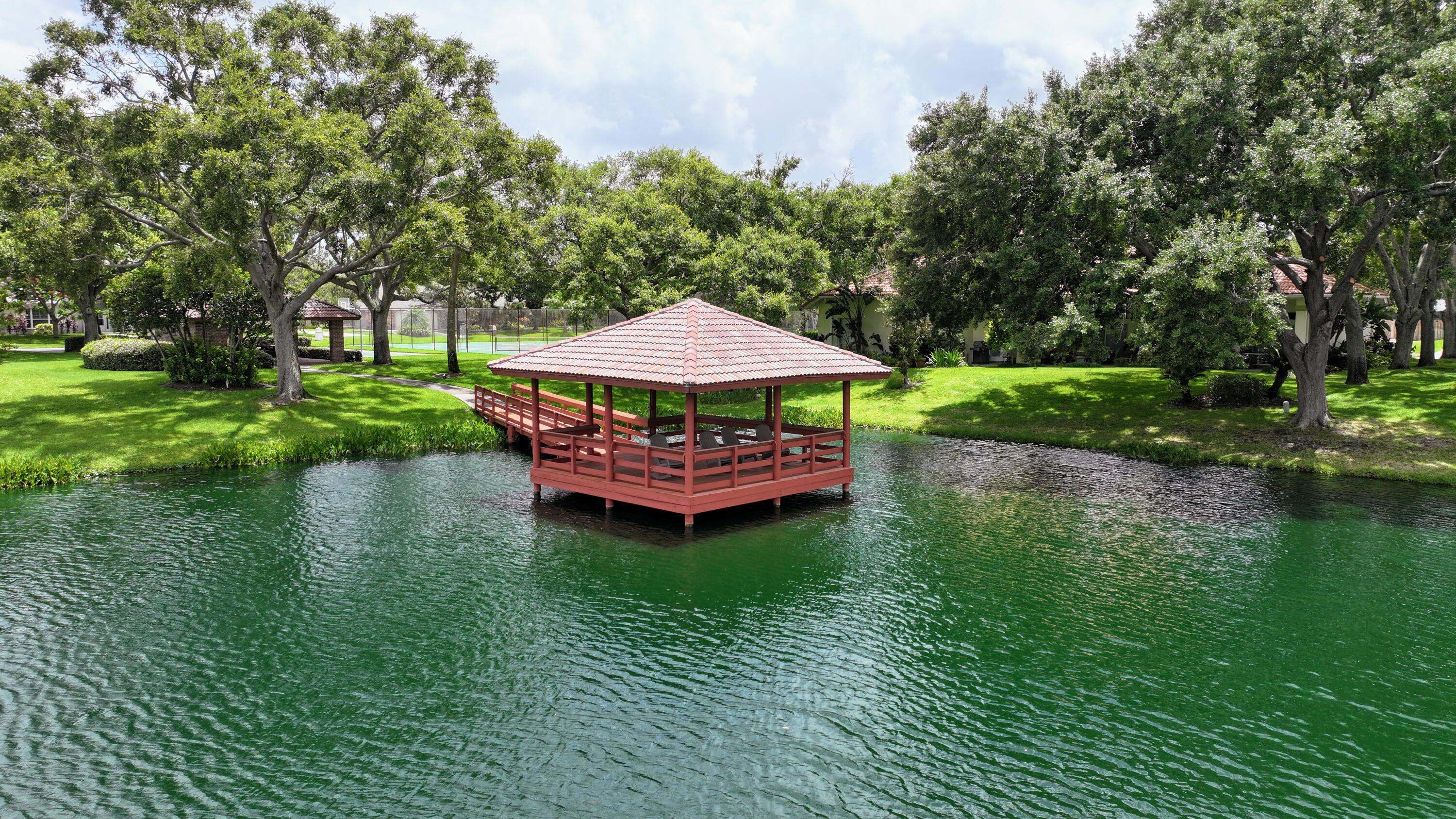576 Lake Ashley Circle