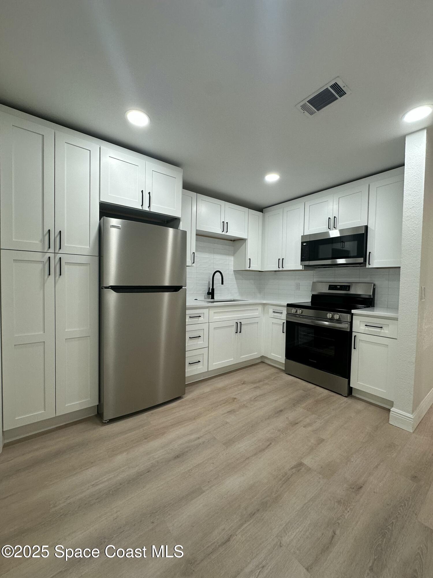328 Bay Avenue Ab