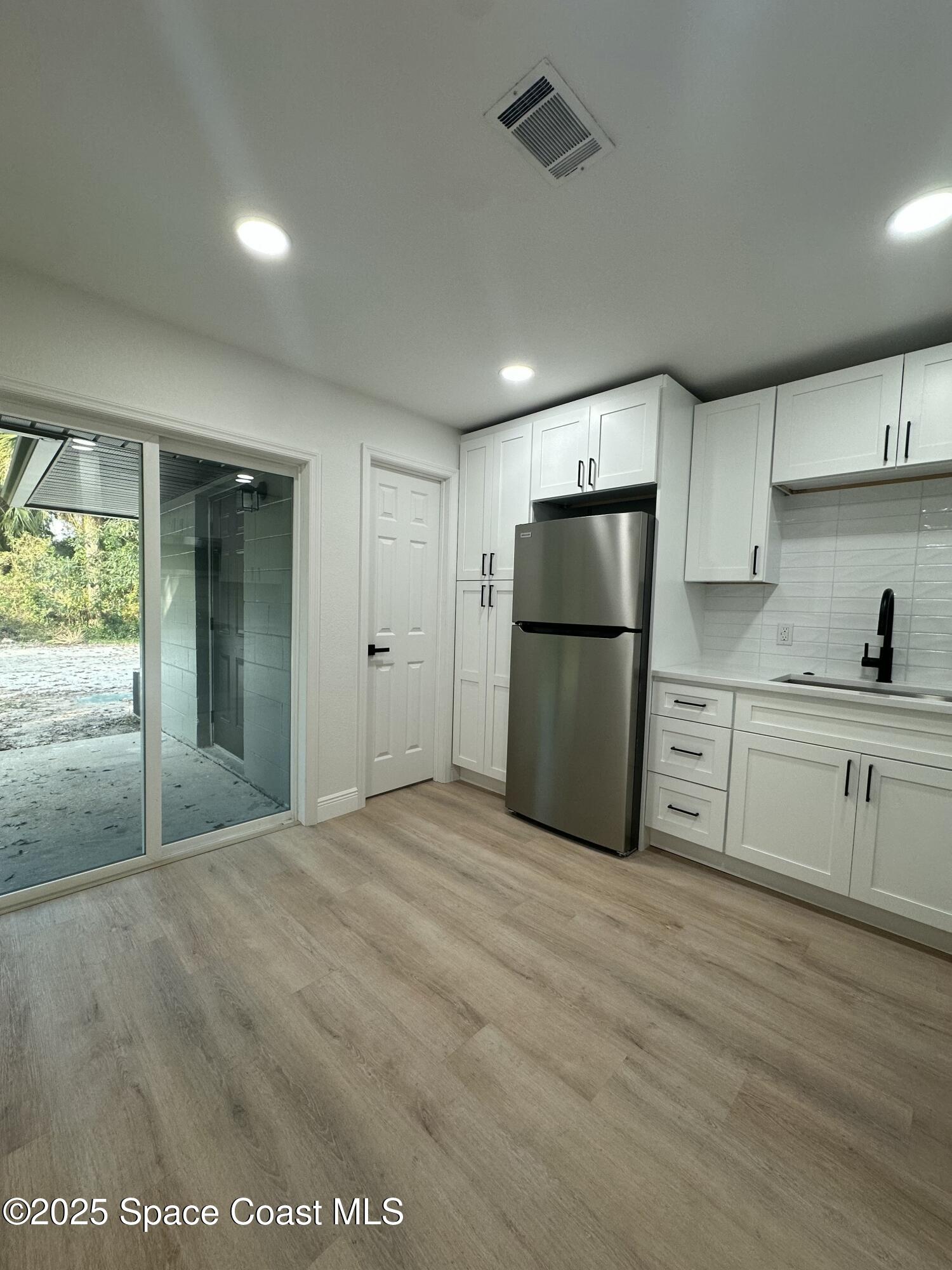 328 Bay Avenue Ab