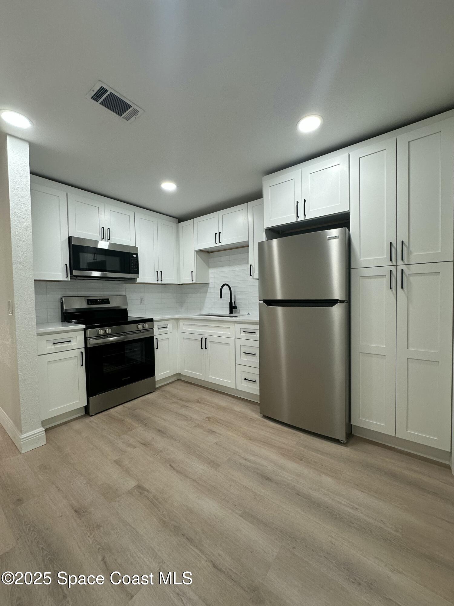 328 Bay Avenue Ab