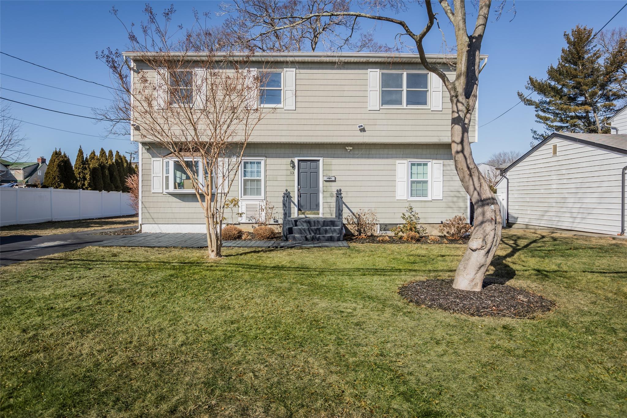 13 Hinton Avenue Unit: Upper