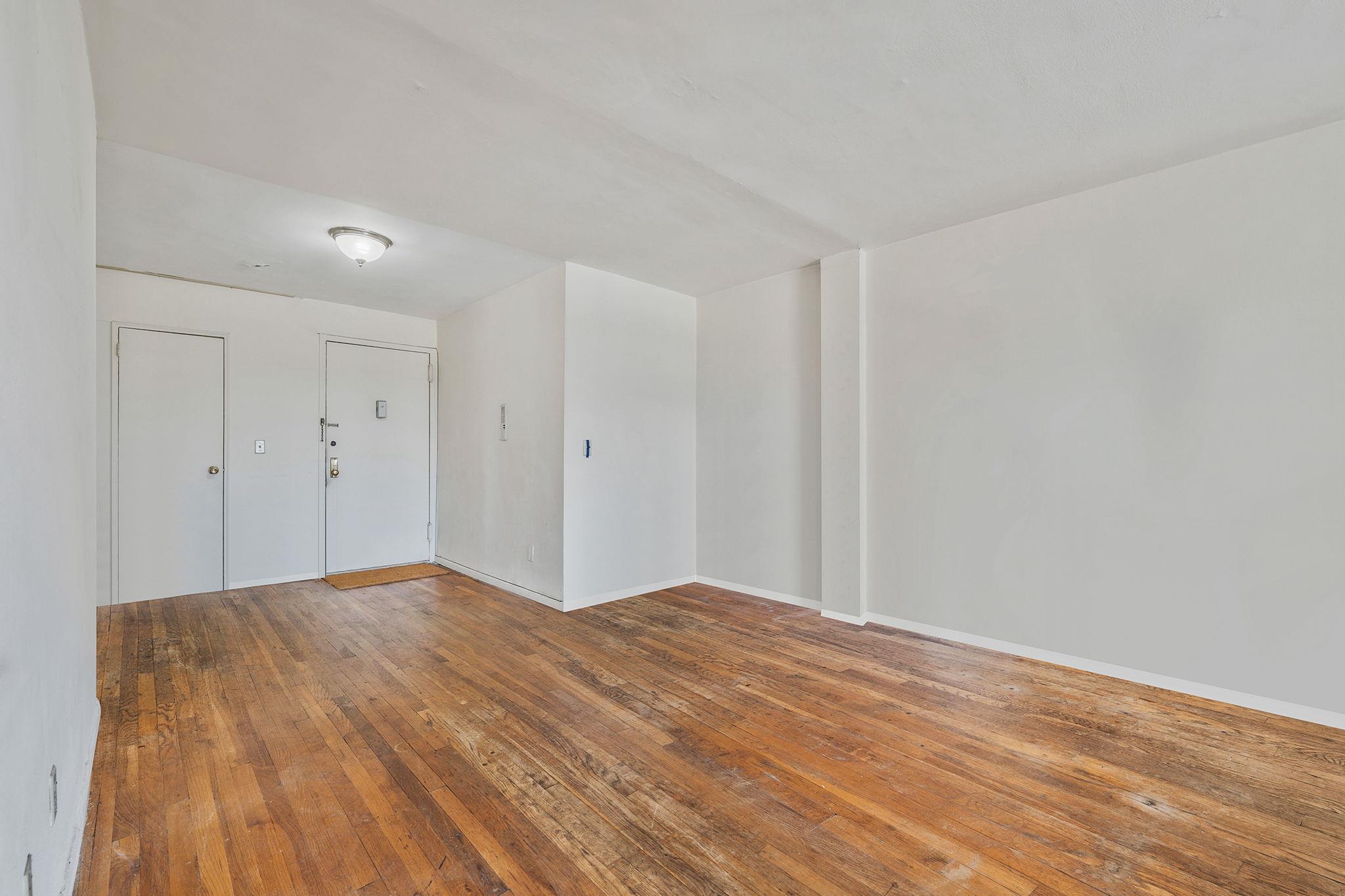 190 W Merrick Road Unit: 4E