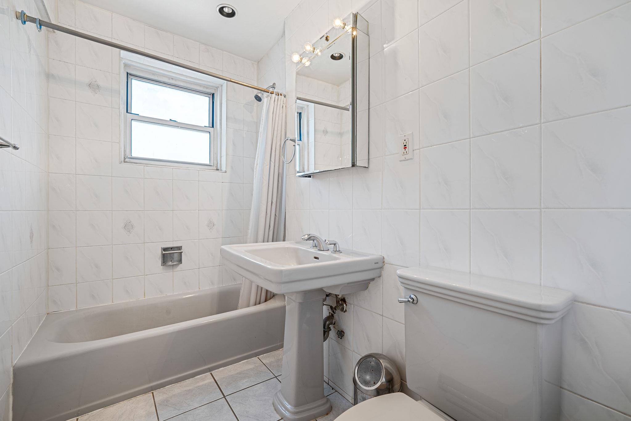 190 W Merrick Road Unit: 4E