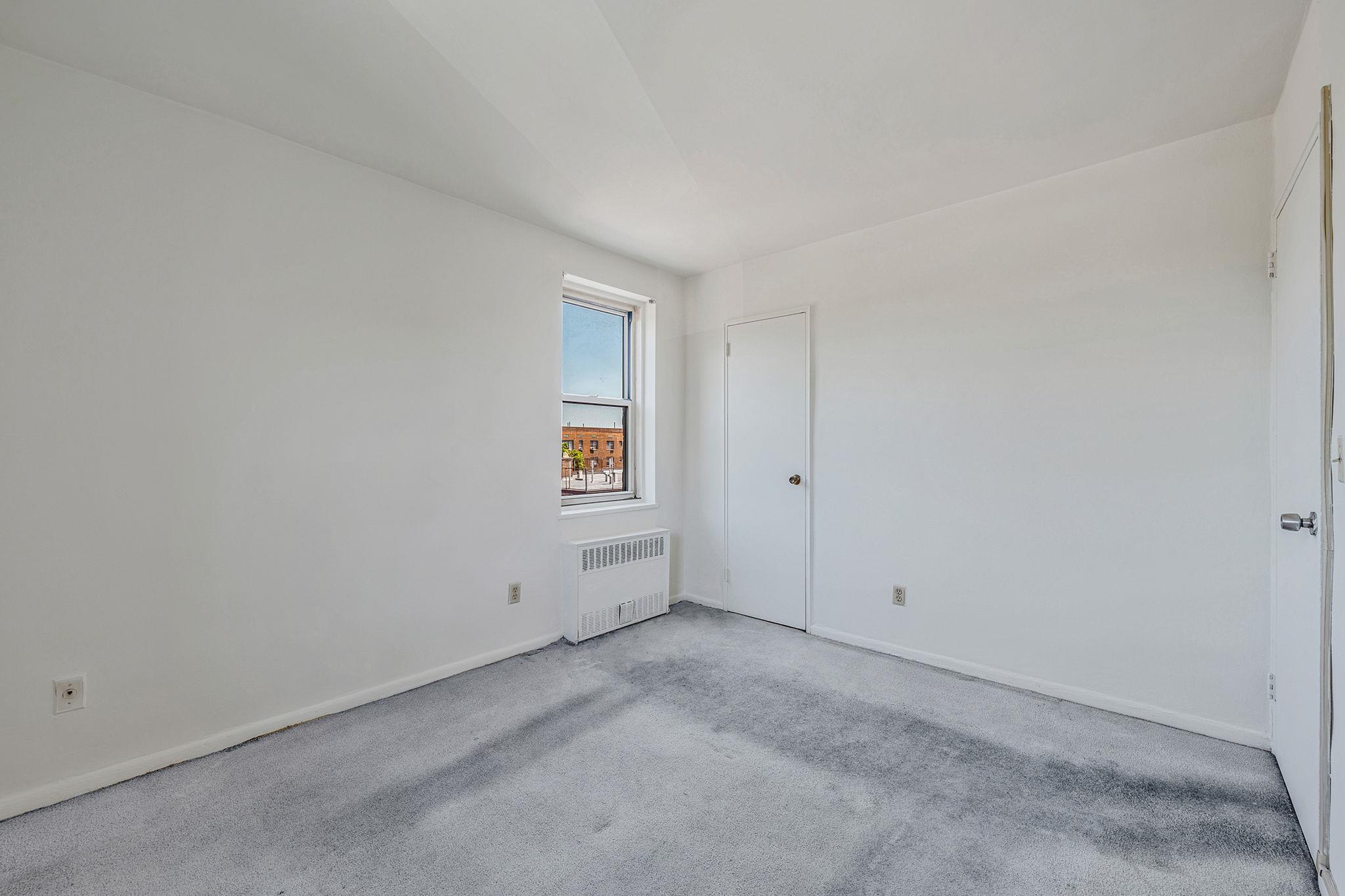 190 W Merrick Road Unit: 4E